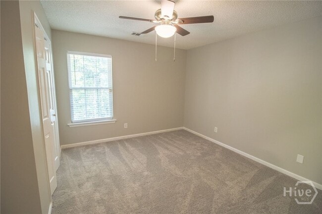 Building Photo - 44 Putters Pl