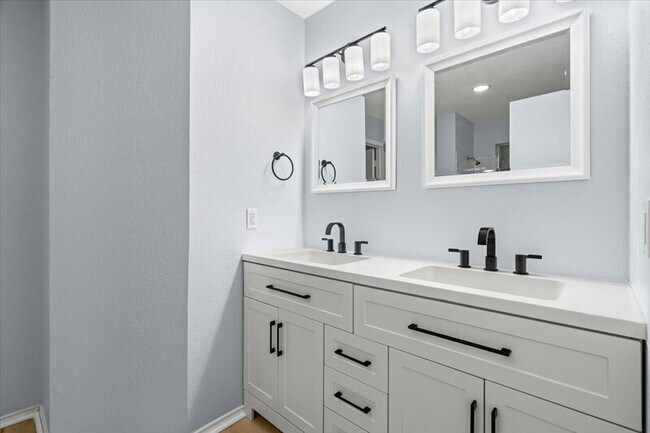 Building Photo - 8706 Dandelion Trail