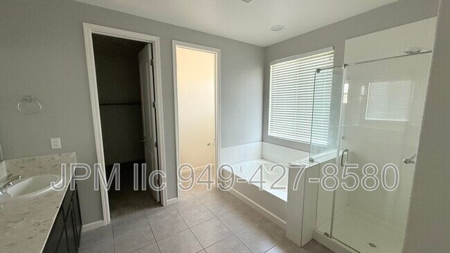 Building Photo - 2905 Show Jumper Ln