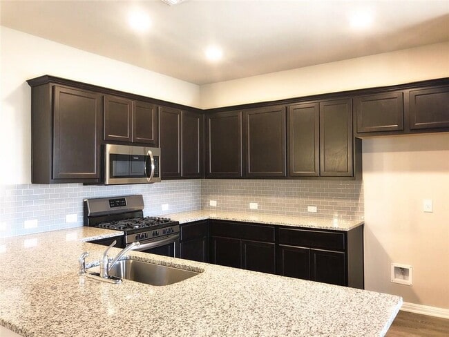 Building Photo - 2024 Birkby Ct