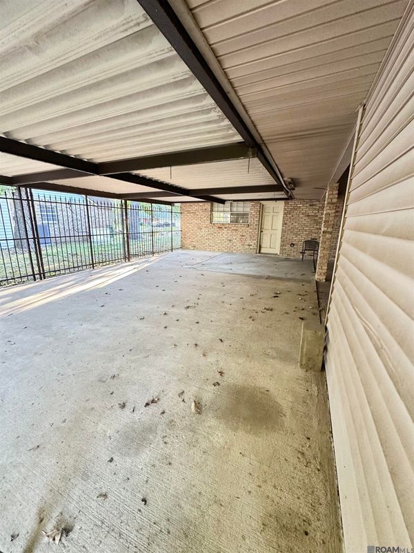 Building Photo - 3572 Madeira Dr