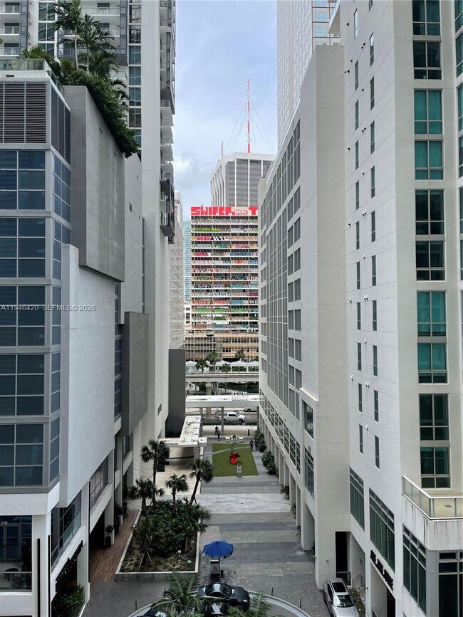 Building Photo - 300 Biscayne Blvd Way