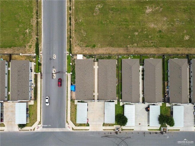 Building Photo - 2013 Stardust Ln