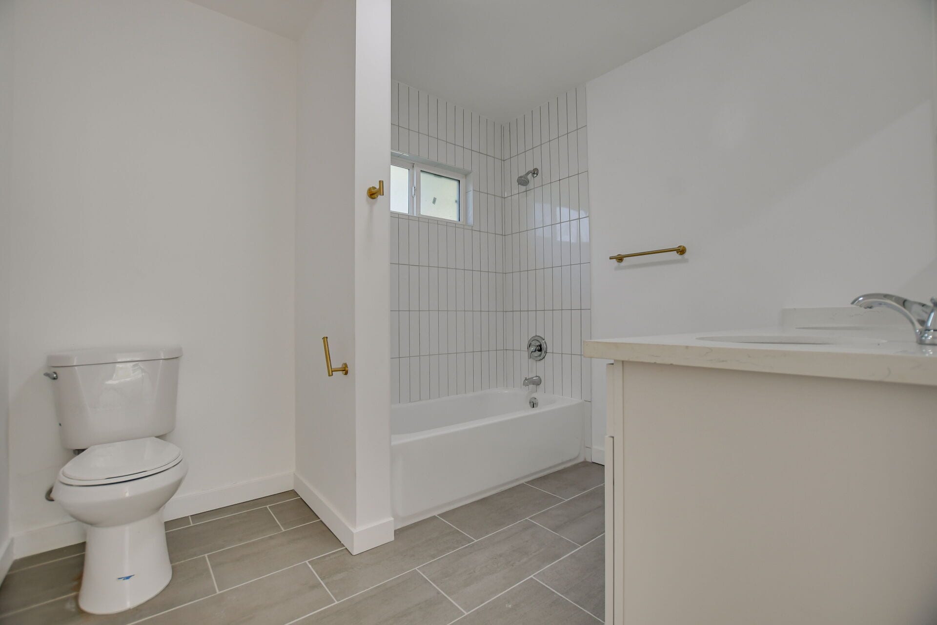 Building Photo - 2005 21st St