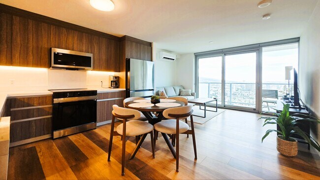 Building Photo - 1500 Rycroft St