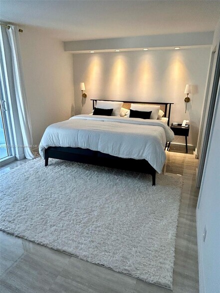 Building Photo - 2401 Collins Ave