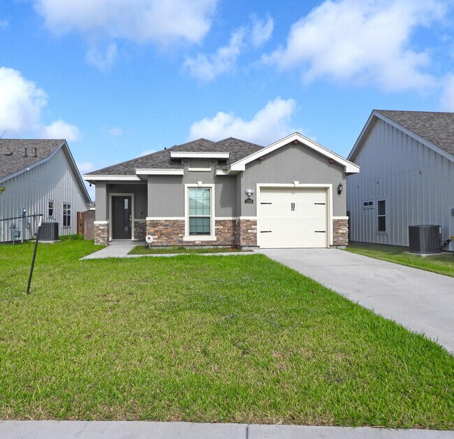 Building Photo - 1336 E Candor Dr