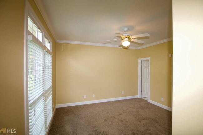 Building Photo - 411 Barrington Hall Dr