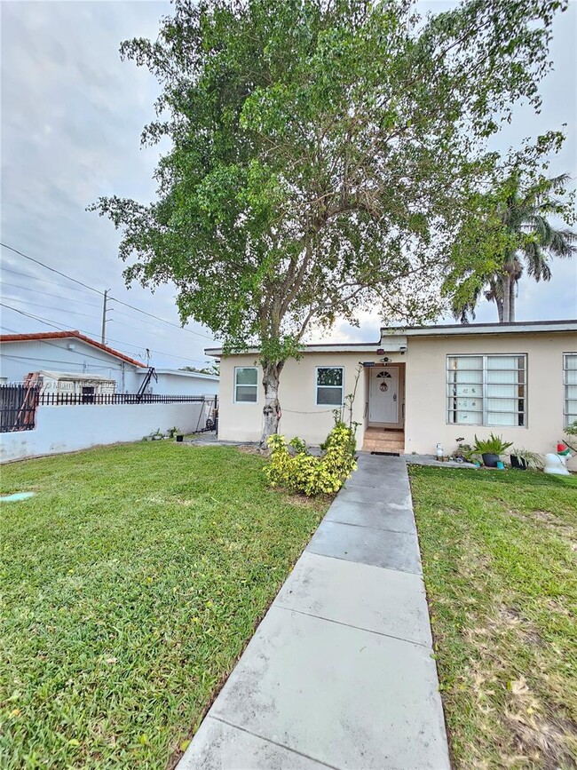 Primary Photo - 330 SW 79th Ct