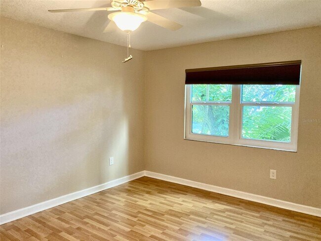 Building Photo - 305 30th Ave W