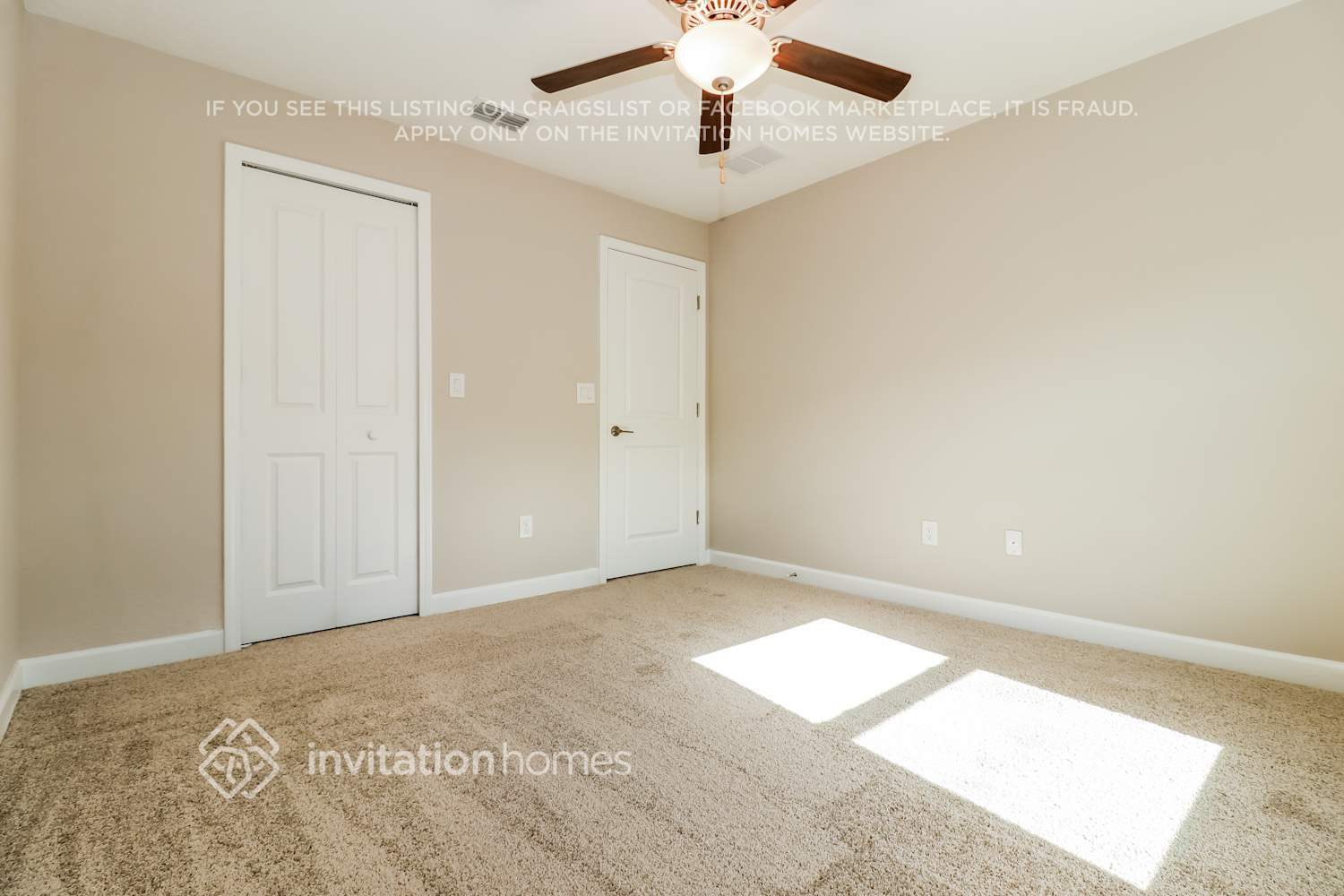 Building Photo - 2865 Coach Manors Way