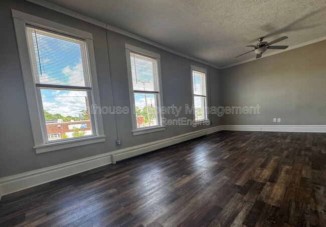 Building Photo - 1145 3rd St