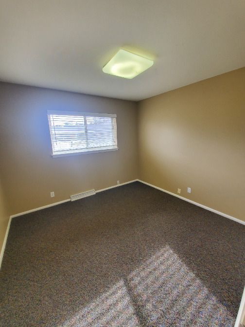 Building Photo - 8862 N Malibu Dr