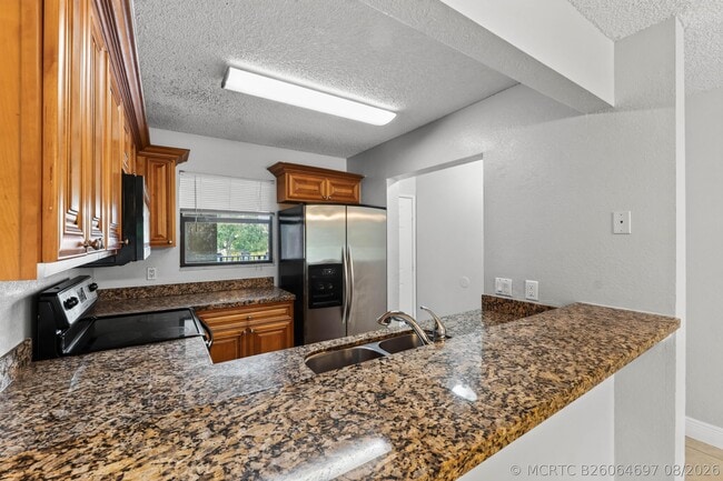 Building Photo - 1543 Lake Crystal Dr