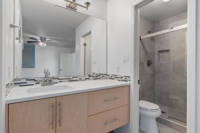 Building Photo - 3610 Fleetwood Dr