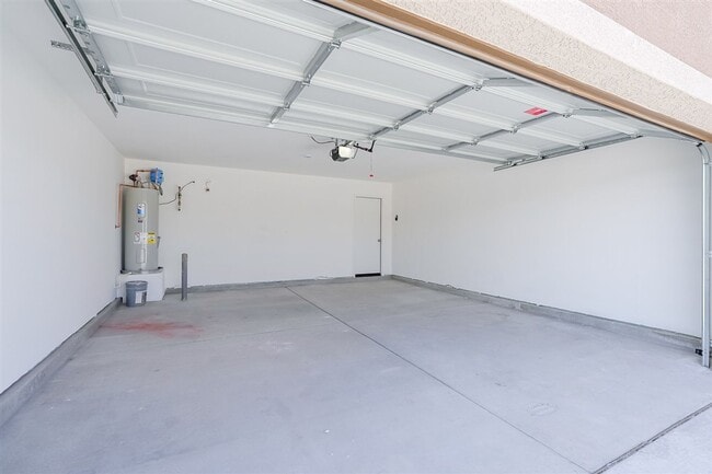 Building Photo - Brand New 4 Bedroom, 2 Bath Home! Never Been Lived In!