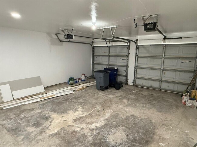 Building Photo - 2812 Forest Hills Dr