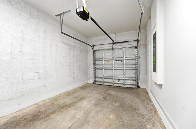 Building Photo - 3790 Harborside Ave