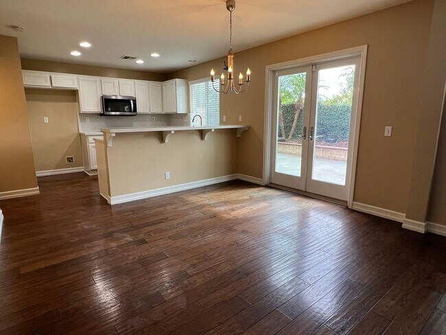 Building Photo - 2540 San Saba St