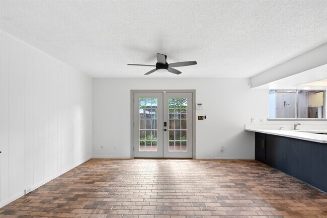 Building Photo - 2275 Triway Ln