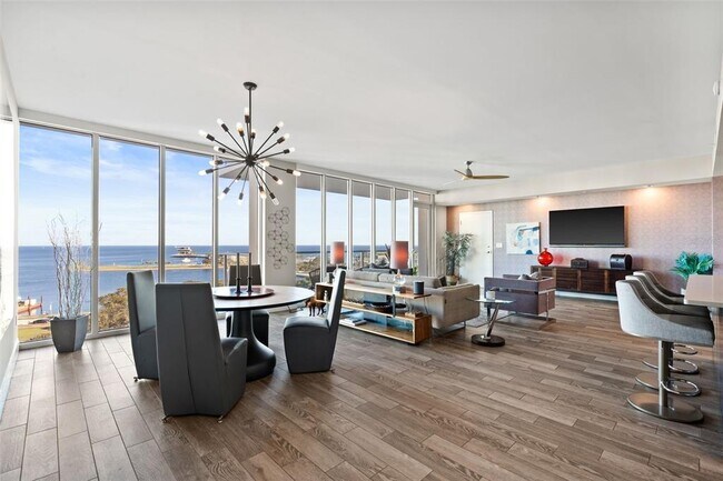 Building Photo - 176 4th Ave NE