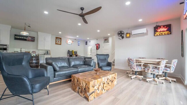 Primary Photo - 10573 Jasper Ln