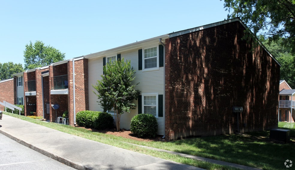 Willow Woods Apartments 3007 Ingleside Dr High Point NC 27265