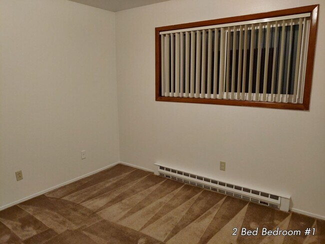 Building Photo - GREAT ground FLOOR pet FRIENDLY  apartment HOME in MT TABOR!
