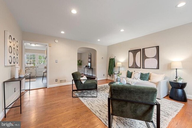 Building Photo - 183 Stanmore Rd