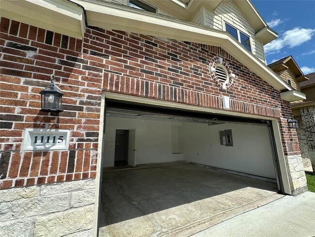 Building Photo - 11115 Beverley Pk St