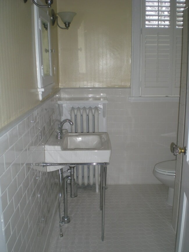 Building Photo - Sunny 3 BR / 2 BA Beautiful Home in Museum...