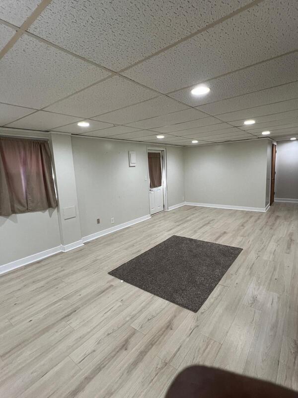 Building Photo - 9141 Grand Ave