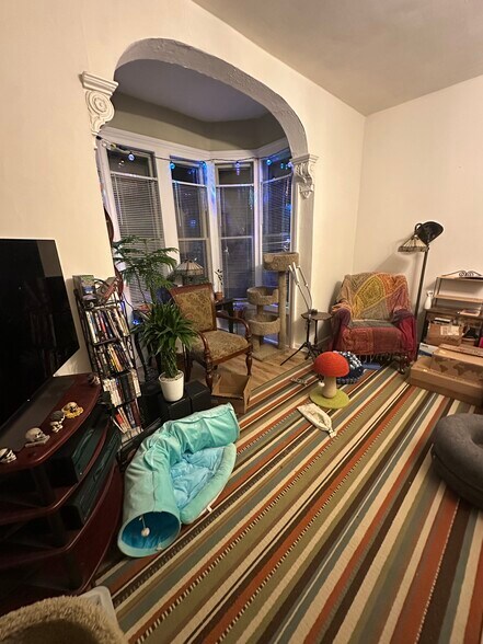 Building Photo - 103 Front St