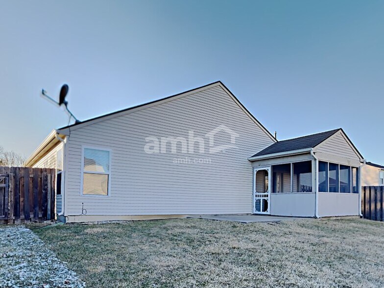 Building Photo - 2521 Monarchy Ln