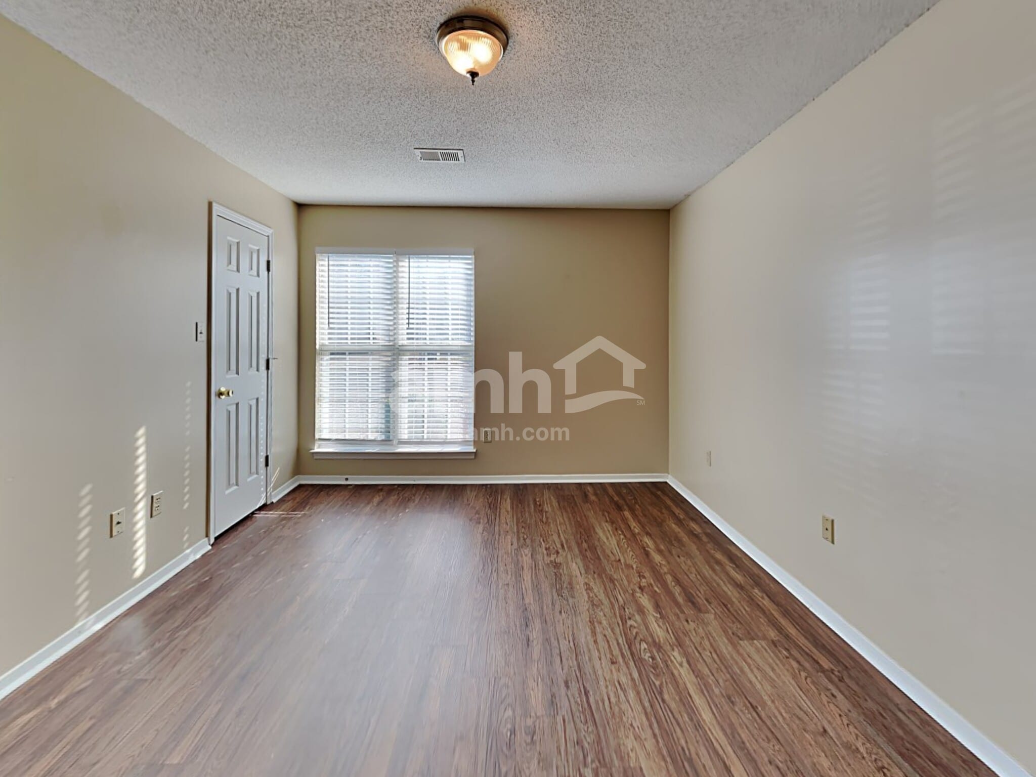 Building Photo - 10452 Kristen Dr S