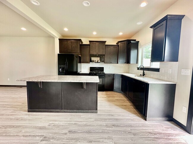 Building Photo - Newly Built 4-Bedroom Home | Chef’s Kitche...