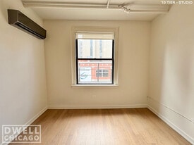 Building Photo - 118 W Chicago Ave