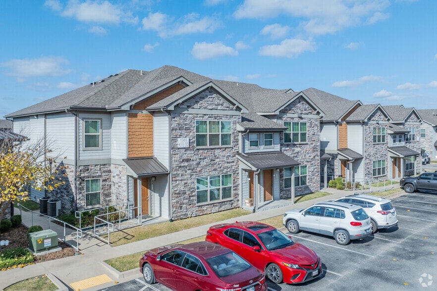 Building Photo - Bison Trails Apartments
