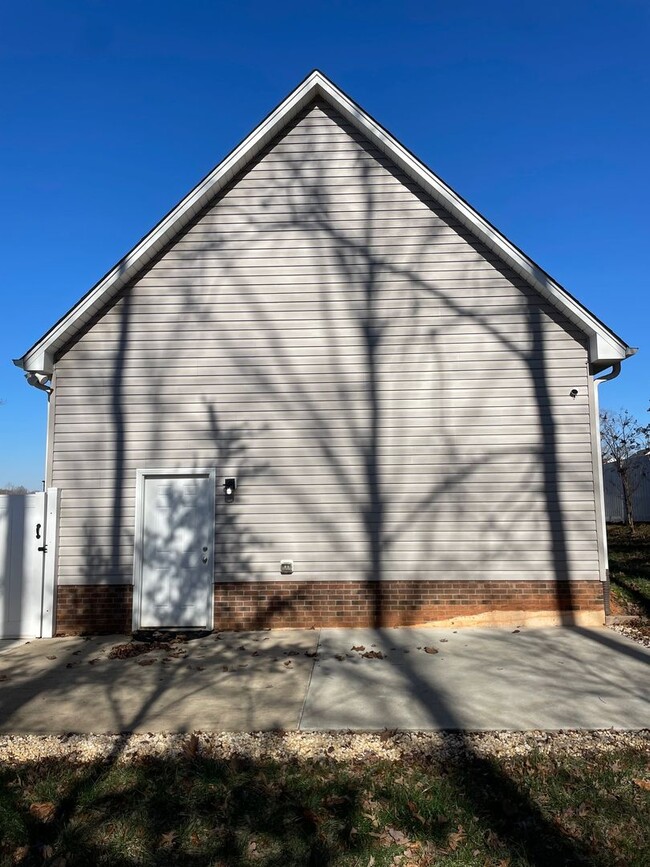 Building Photo - 3 bed 2.5 Bath home in Asheboro!