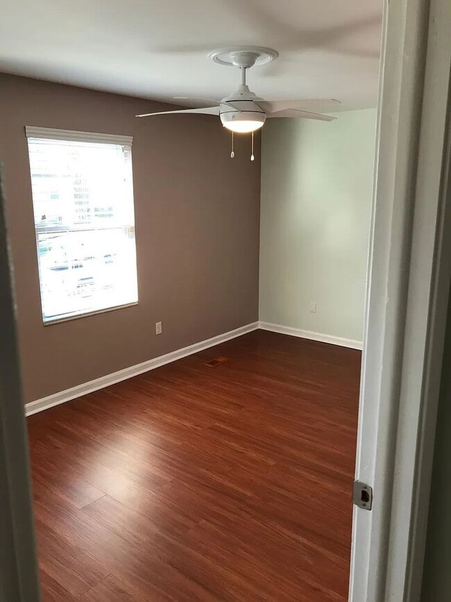 Building Photo - Immaculate and spacious home