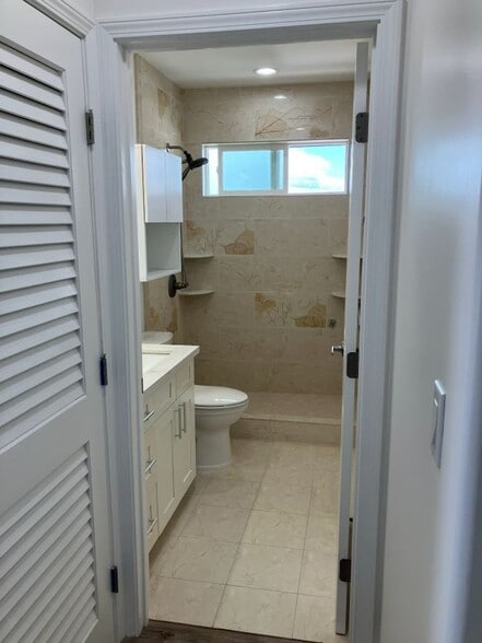 Building Photo - 1313 Hala Dr