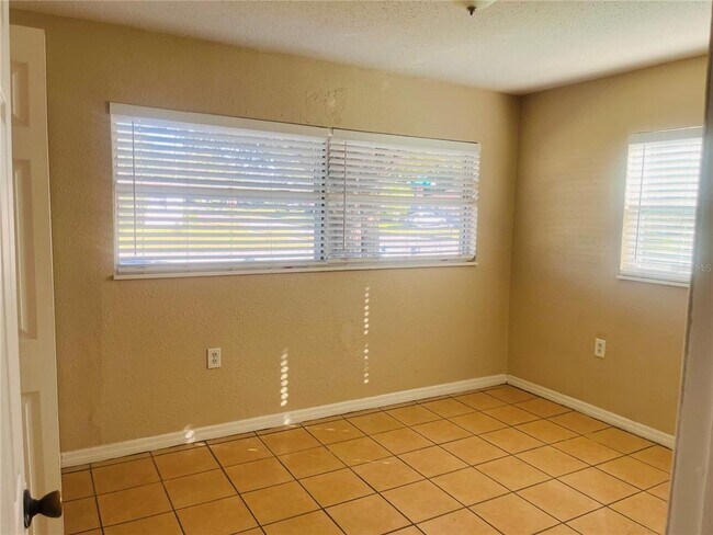 Building Photo - 76 Judith Ln