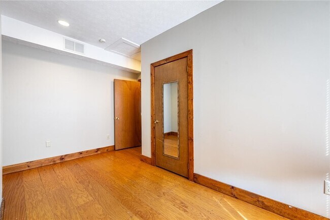 Building Photo - 244 Quitman St