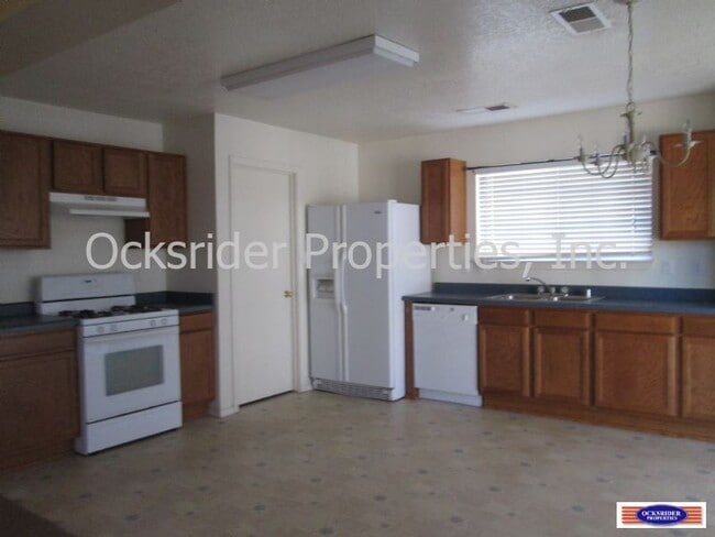 Building Photo - 6115 Park Hill Ave NW