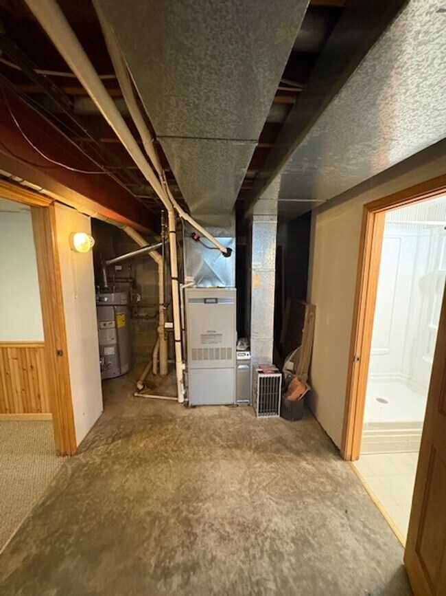 Building Photo - Beautiful Home in Peoria just off of University St. 3 Bedroom / 3.5 Bath