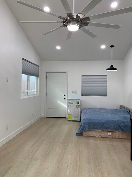 Building Photo - 17351 Bullock St