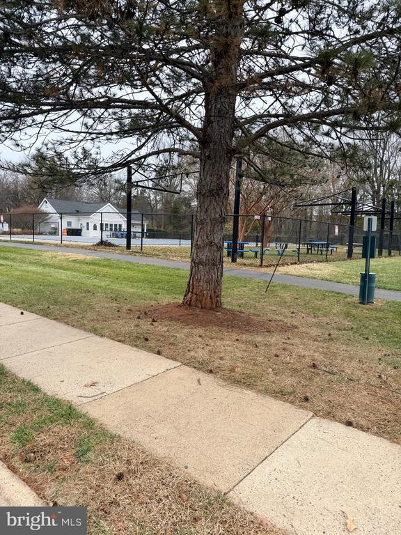 Building Photo - 46754 Woodmint Terrace