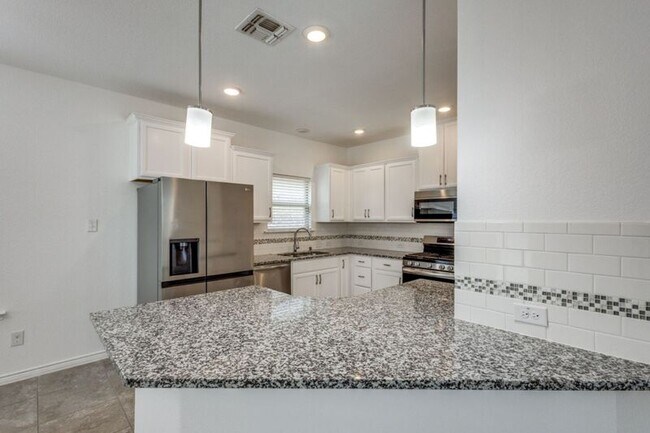 Building Photo - 9829 Timber Wolf Ln
