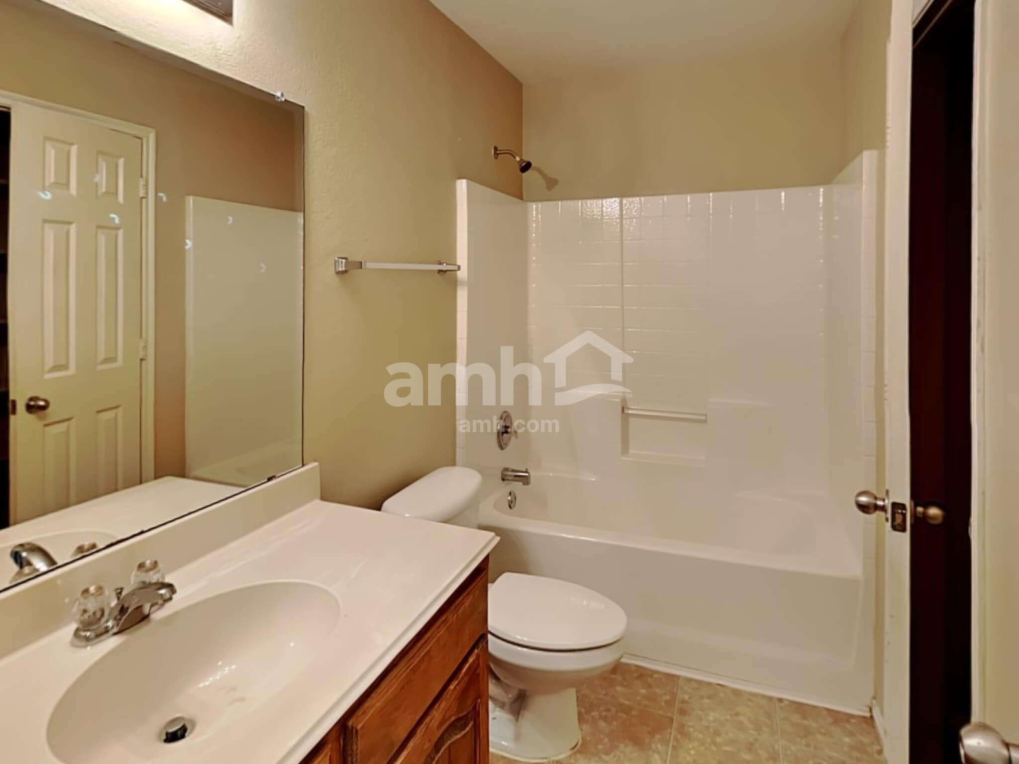 Building Photo - 905 Zoe St