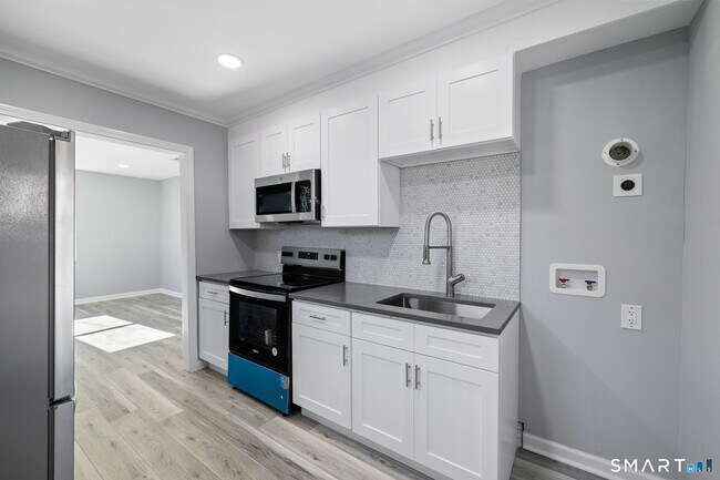 Building Photo - 273 High Ridge Dr